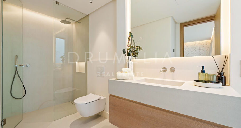Elegant contemporary villa in Linda Vista Baja, San Pedro de Alcántara
