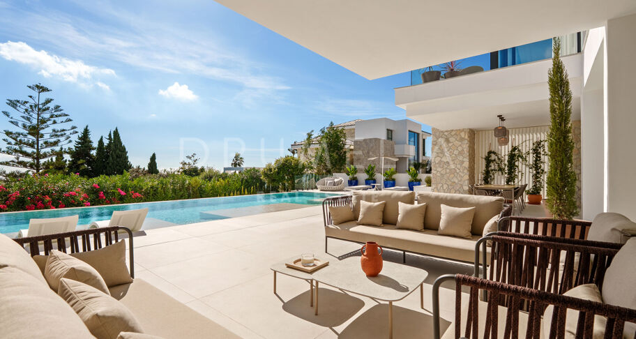 Modern Mediterranean Masterpiece in La Quinta