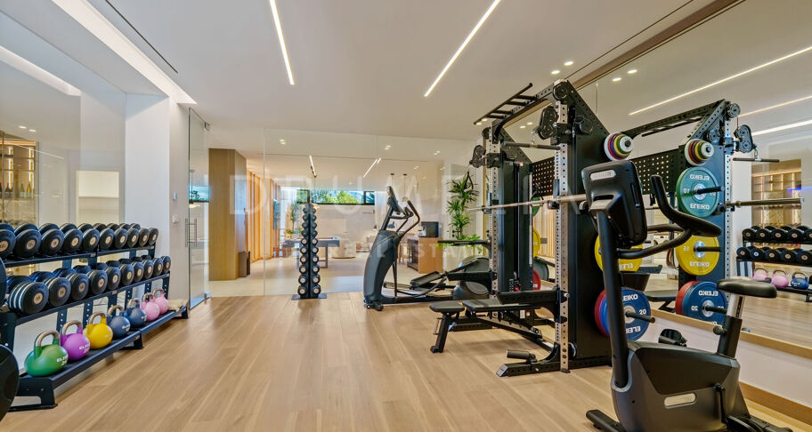 Modern Mediterranean Masterpiece in La Quinta
