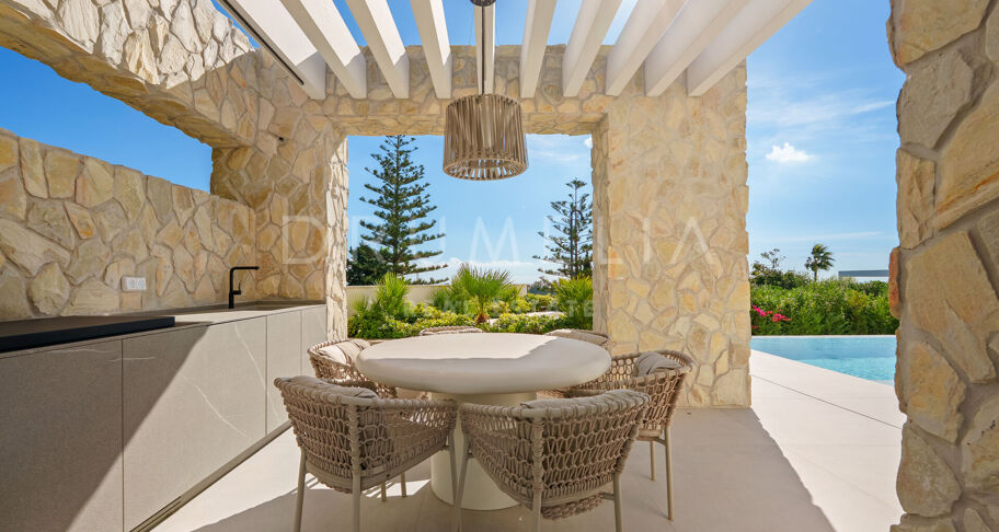 Modern Mediterranean Masterpiece in La Quinta