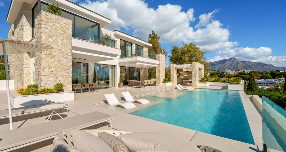 Modern Mediterranean Masterpiece in La Quinta