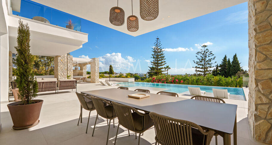 Modern Mediterranean Masterpiece in La Quinta