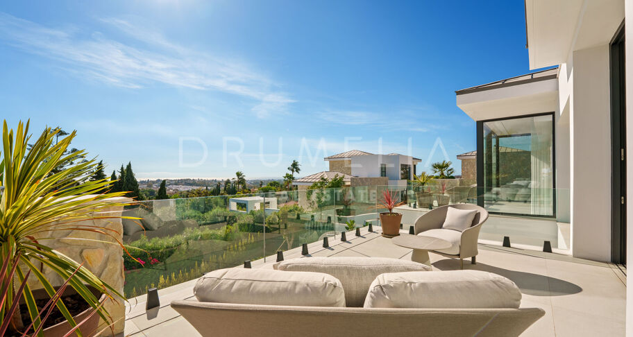 Modern Mediterranean Masterpiece in La Quinta