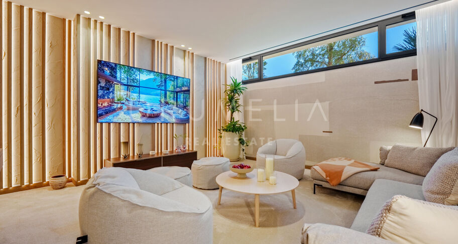 Modern Mediterranean Masterpiece in La Quinta