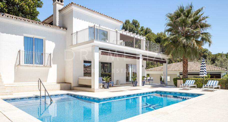 Elegant medelhavsvilla i Cascada de Camoján, Marbella