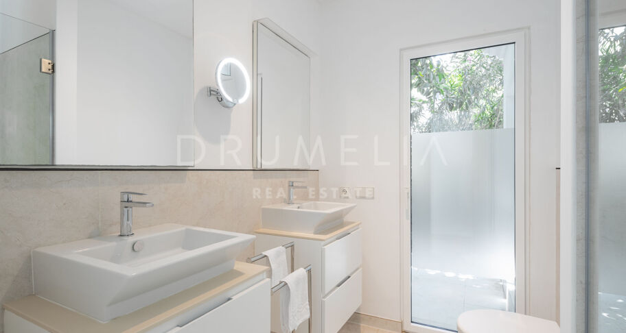 Elegant medelhavsvilla i Cascada de Camoján, Marbella
