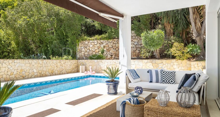 Elegant medelhavsvilla i Cascada de Camoján, Marbella