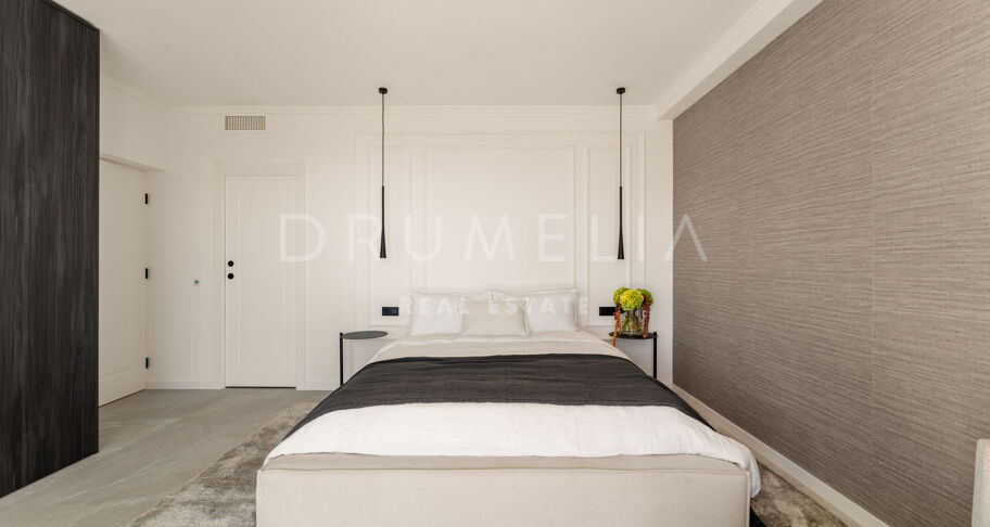 Moderne Duplex med Havutsikt i Las Colinas de Marbella, Benahavís