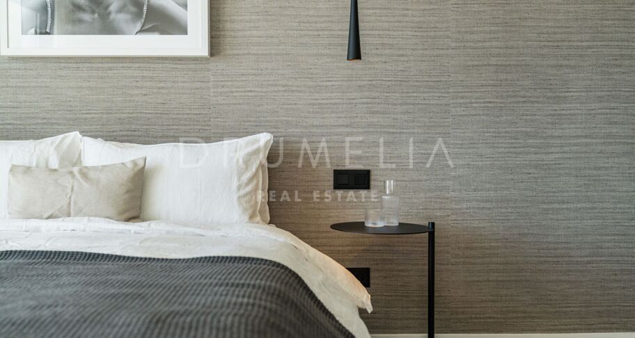 Moderne Duplex med Havutsikt i Las Colinas de Marbella, Benahavís