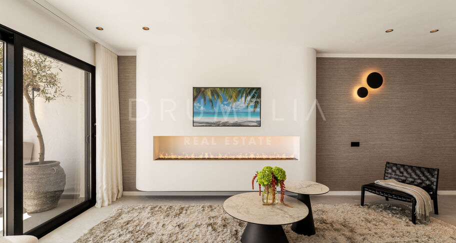 Moderne Duplex med Havutsikt i Las Colinas de Marbella, Benahavís