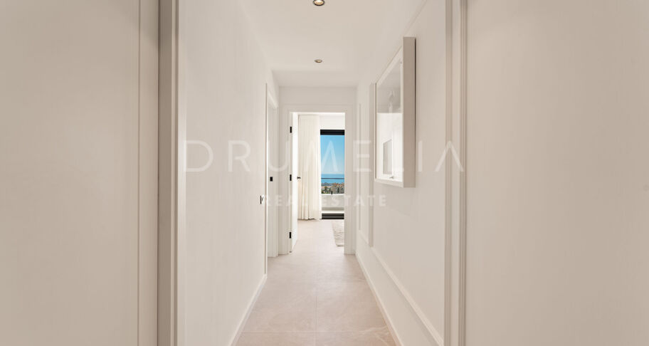 Moderne Duplex med Havutsikt i Las Colinas de Marbella, Benahavís