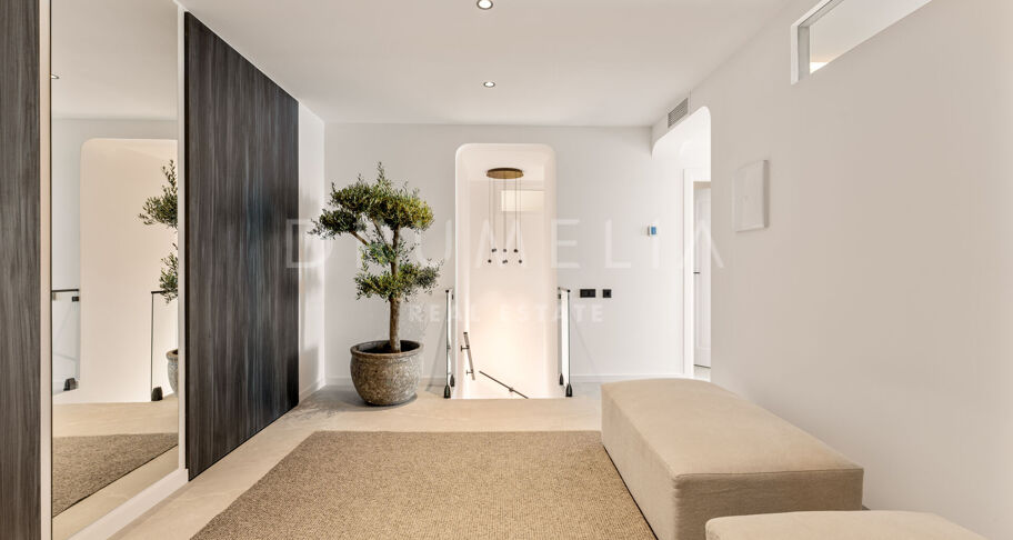 Moderne Duplex med Havutsikt i Las Colinas de Marbella, Benahavís