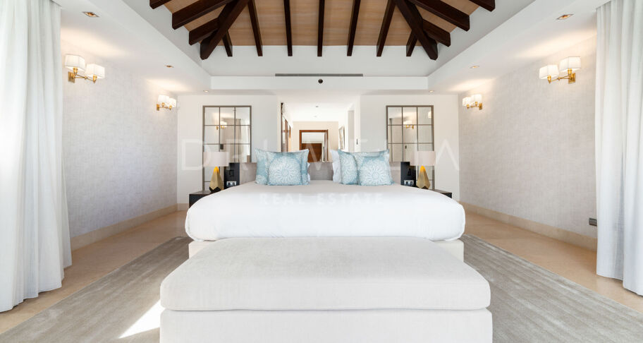 Mediterrane Villa in Cascada de Camoján mit Panoramameerblick