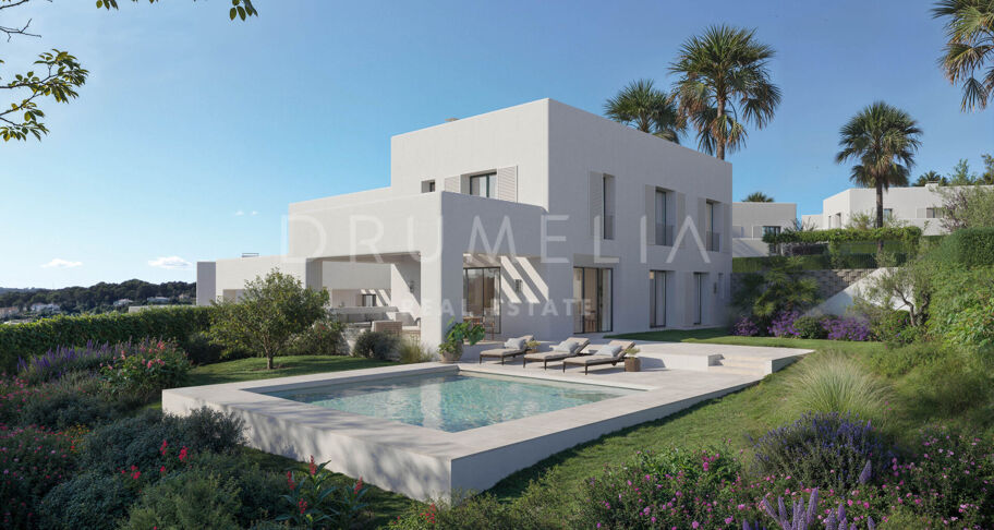 Moderne villa med 4 soverom omgitt av natur i Sotogrande