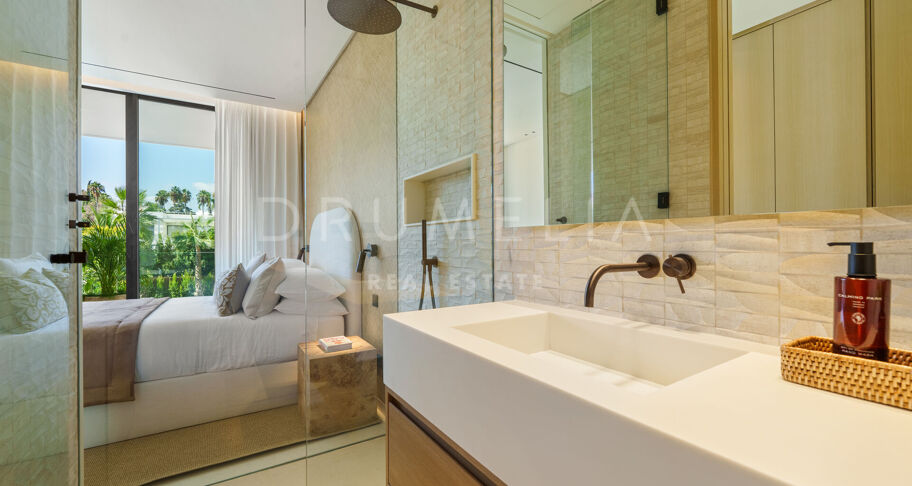 Luxury villa with a privileged location on the Golden Mile