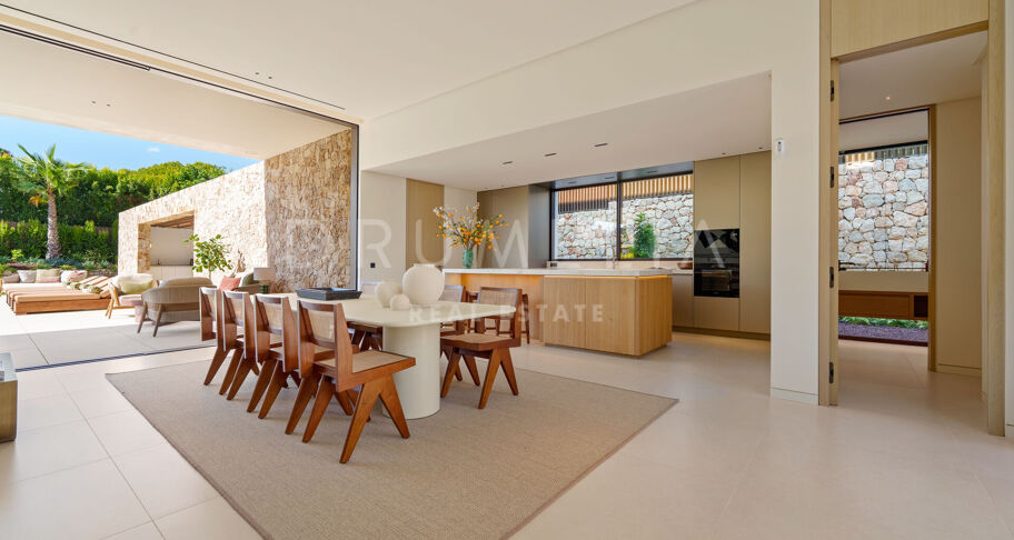 Luxury villa with a privileged location on the Golden Mile