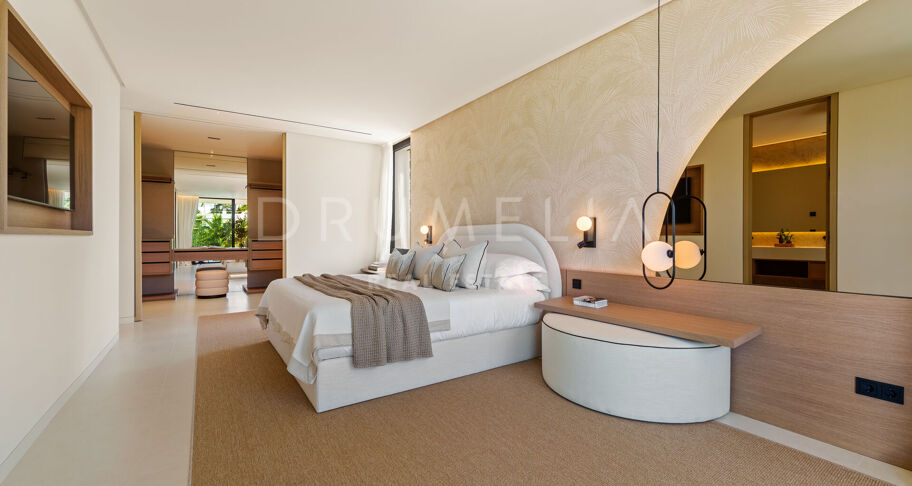 Luxury villa with a privileged location on the Golden Mile