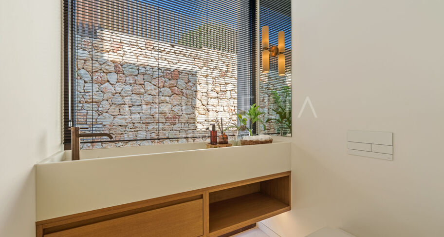 Luxury villa with a privileged location on the Golden Mile
