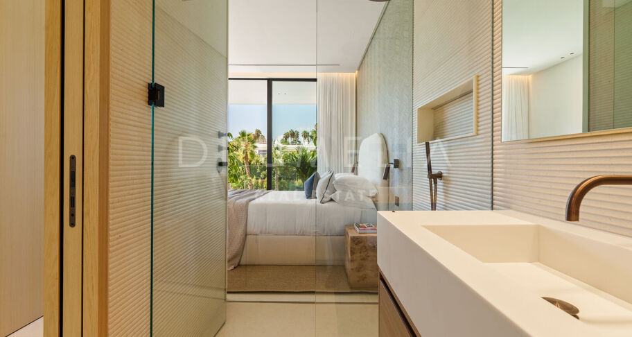 Luxury villa with a privileged location on the Golden Mile