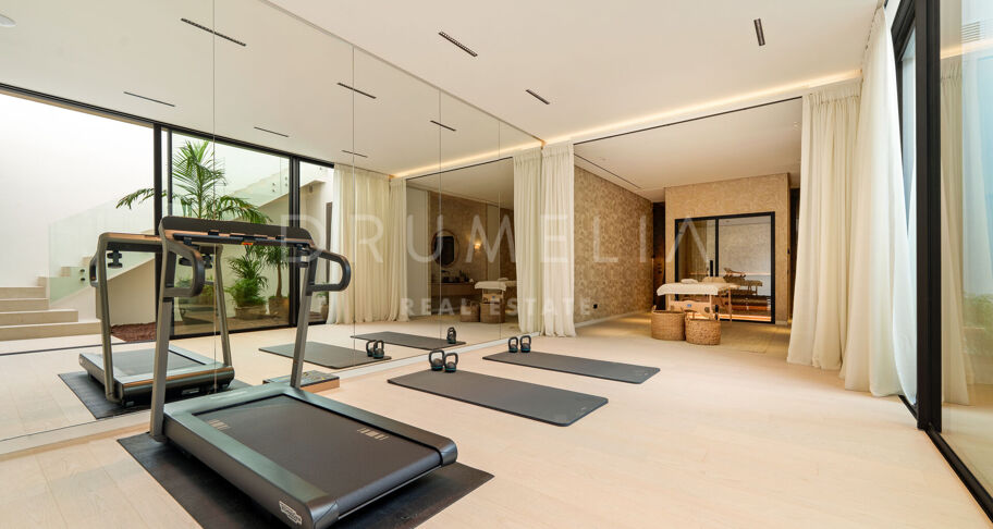 Luxury villa with a privileged location on the Golden Mile