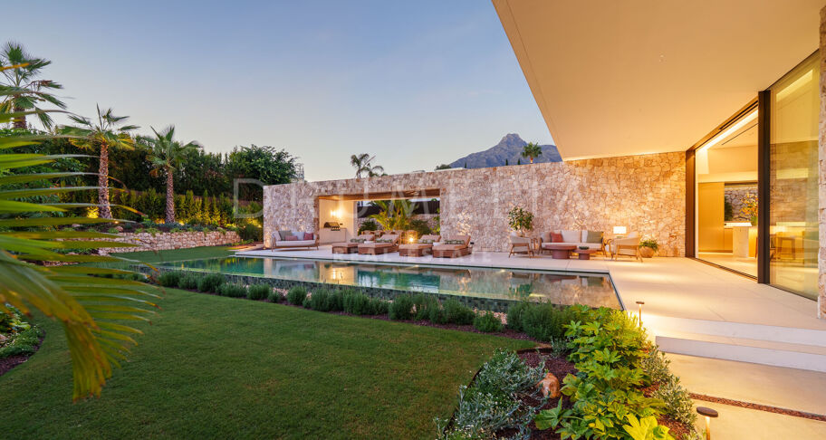 Luxury villa with a privileged location on the Golden Mile