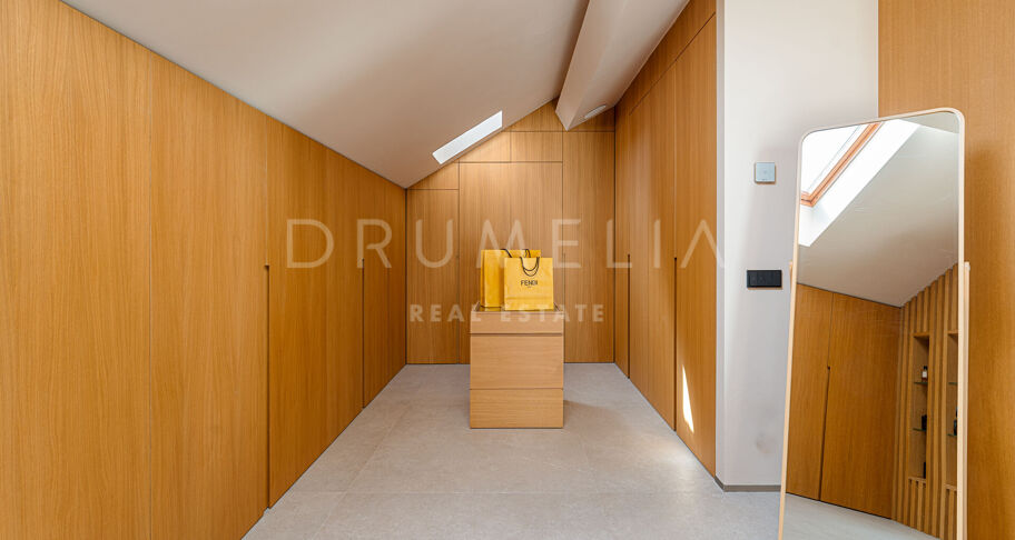 Renovated Penthouse with Style and Privacy in Lomas del Rey