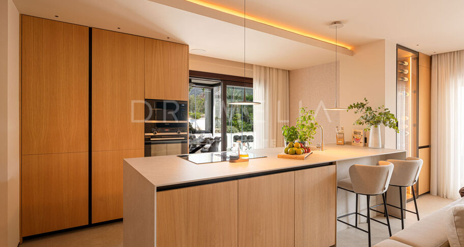 Renovated Penthouse with Style and Privacy in Lomas del Rey