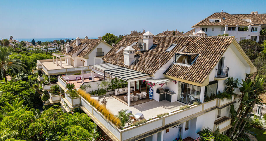 Renovated Penthouse with Style and Privacy in Lomas del Rey