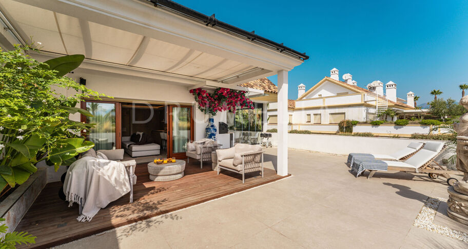 Renovated Penthouse with Style and Privacy in Lomas del Rey