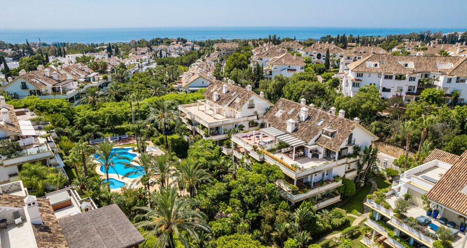 Renovated Penthouse with Style and Privacy in Lomas del Rey
