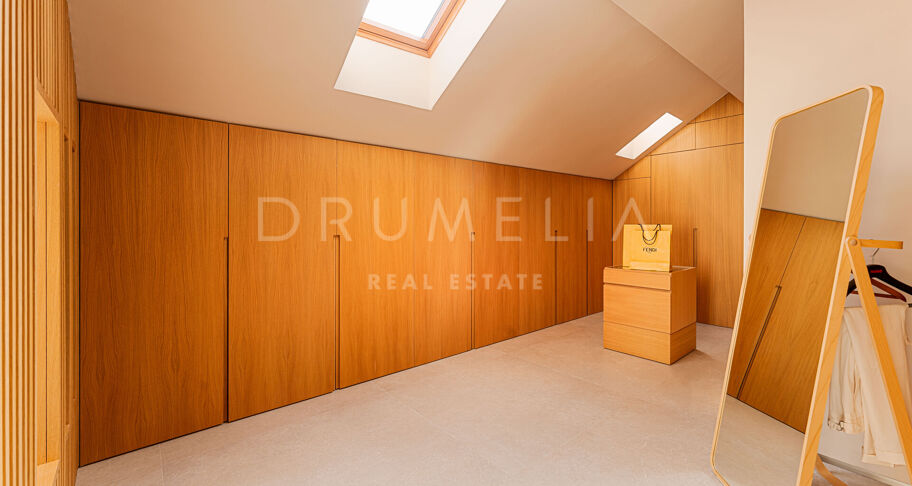 Renovated Penthouse with Style and Privacy in Lomas del Rey
