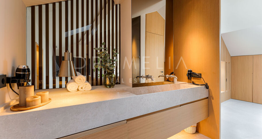 Renovated Penthouse with Style and Privacy in Lomas del Rey