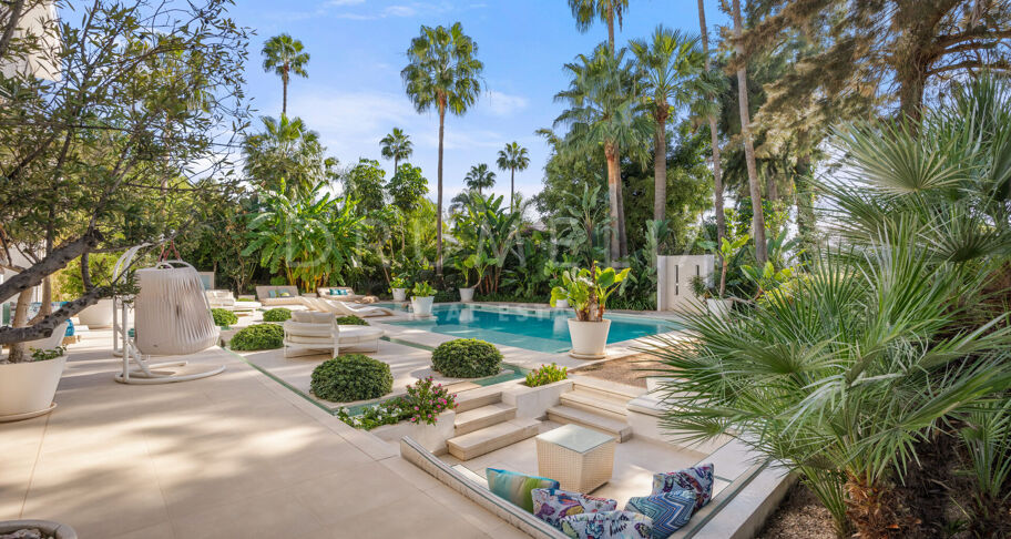 Isla Brisa — an incredible contemporary home on the front line of the golf course in Las Brisas, Nueva Andalucía, Marbella