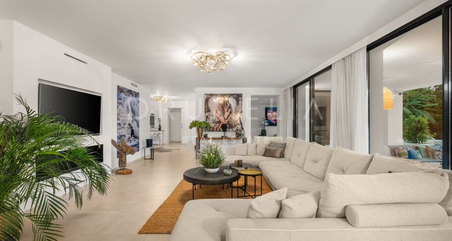 Isla Brisa — an incredible contemporary home on the front line of the golf course in Las Brisas, Nueva Andalucía, Marbella