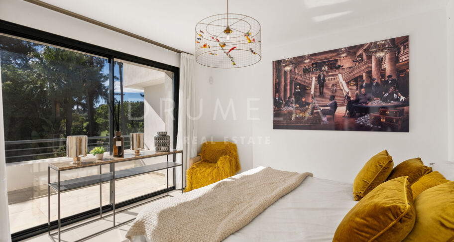 Isla Brisa — an incredible contemporary home on the front line of the golf course in Las Brisas, Nueva Andalucía, Marbella