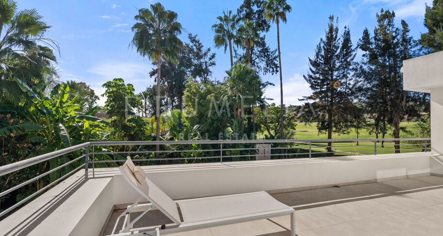Isla Brisa — an incredible contemporary home on the front line of the golf course in Las Brisas, Nueva Andalucía, Marbella