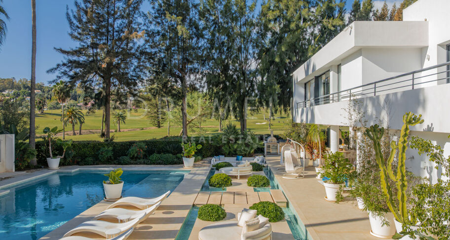 Isla Brisa — an incredible contemporary home on the front line of the golf course in Las Brisas, Nueva Andalucía, Marbella