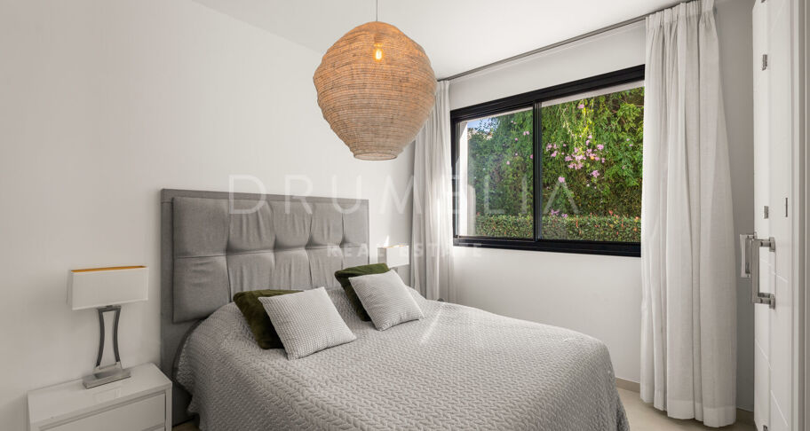 Isla Brisa — an incredible contemporary home on the front line of the golf course in Las Brisas, Nueva Andalucía, Marbella
