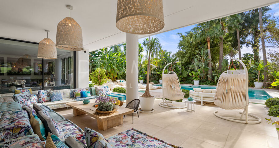Isla Brisa — an incredible contemporary home on the front line of the golf course in Las Brisas, Nueva Andalucía, Marbella