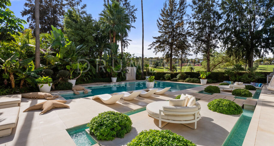 Isla Brisa — an incredible contemporary home on the front line of the golf course in Las Brisas, Nueva Andalucía, Marbella