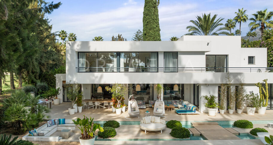 Isla Brisa — an incredible contemporary home on the front line of the golf course in Las Brisas, Nueva Andalucía, Marbella
