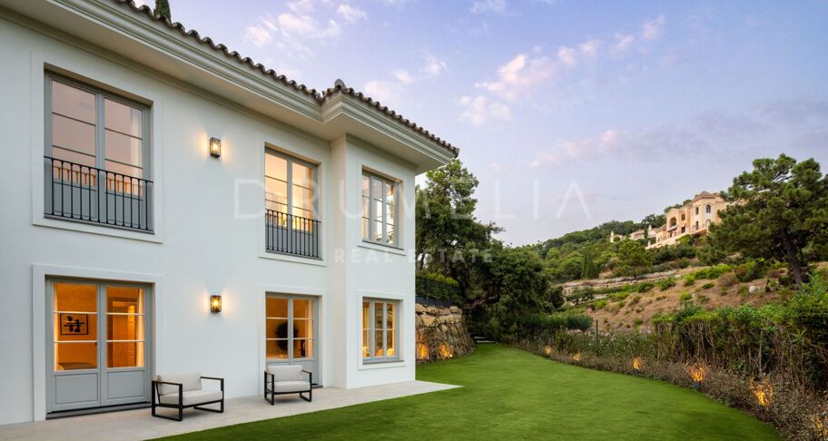 Moderne villa med fjellutsikt i La Zagaleta, Benahavís