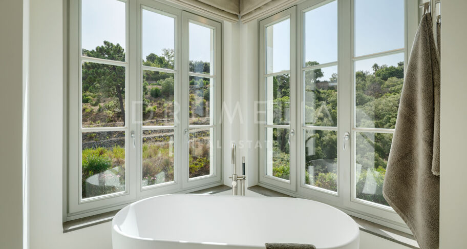 Moderne villa med fjellutsikt i La Zagaleta, Benahavís