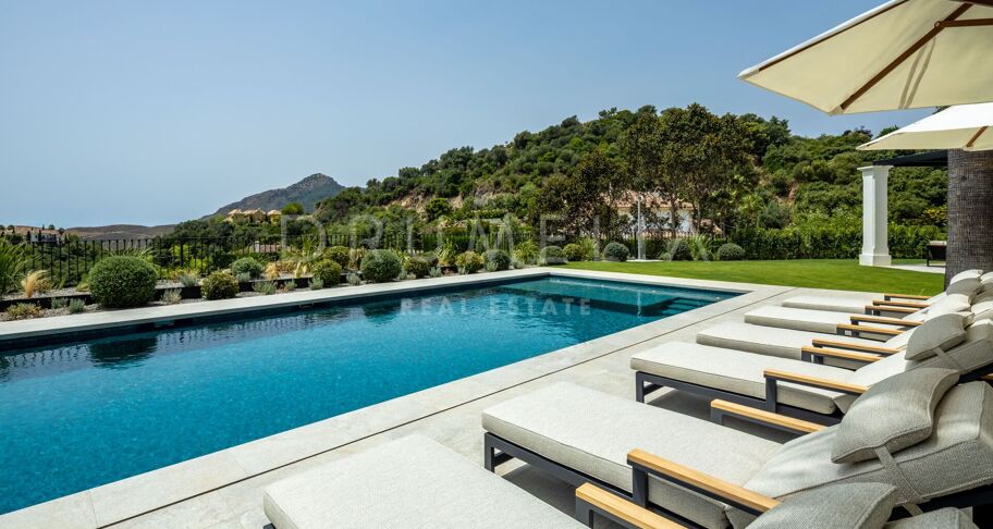 Moderne villa med fjellutsikt i La Zagaleta, Benahavís