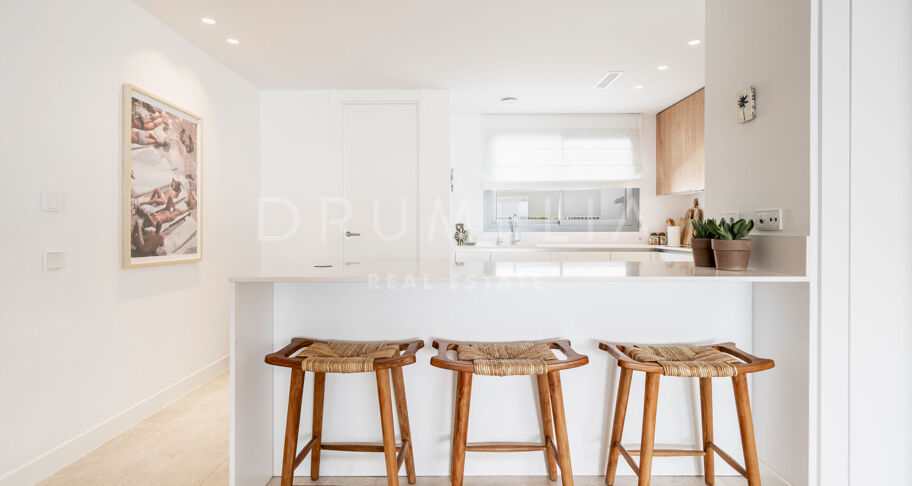 Elegant vier slaapkamer appartement in Santa Clara, Oost Marbella
