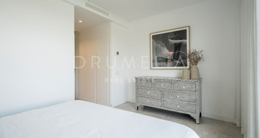 Elegant vier slaapkamer appartement in Santa Clara, Oost Marbella