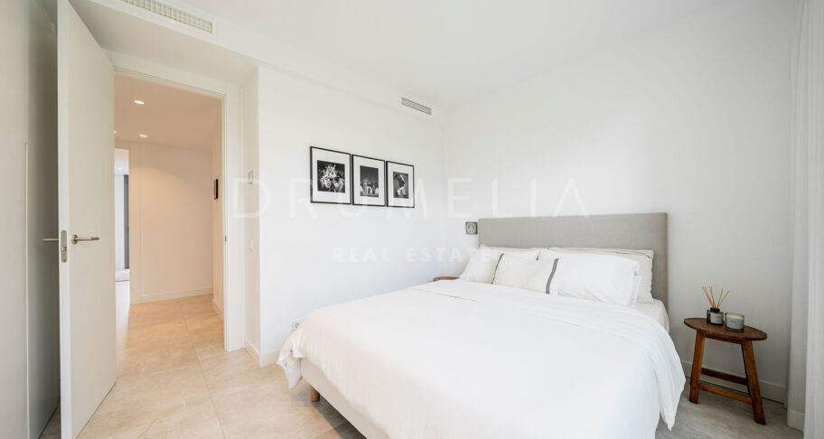 Elegant vier slaapkamer appartement in Santa Clara, Oost Marbella
