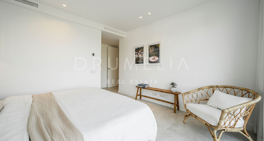 Elegant vier slaapkamer appartement in Santa Clara, Oost Marbella