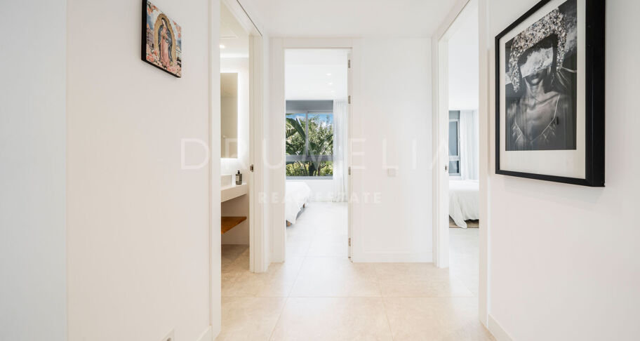 Elegant vier slaapkamer appartement in Santa Clara, Oost Marbella