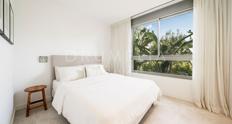 Elegant vier slaapkamer appartement in Santa Clara, Oost Marbella